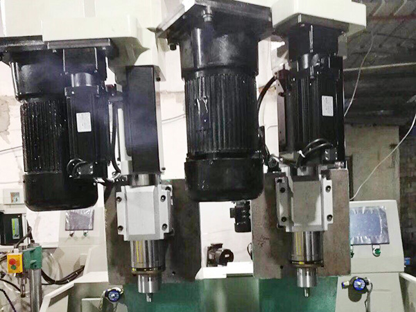 鉆孔機怎么安裝？玻璃鉆孔機爆孔裂孔原因是什么？