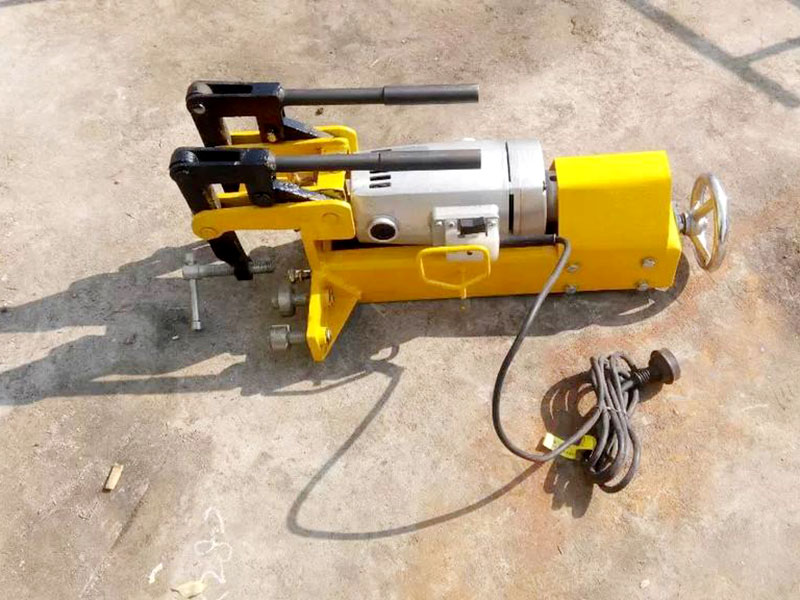 內(nèi)燃鋼軌鉆孔機(jī)怎么操作使用？